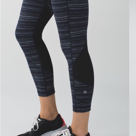 LULULEMON Pace Rival Crop *22" Cyber Stripe Naval Blue Black / Black - Picture 7 of 11